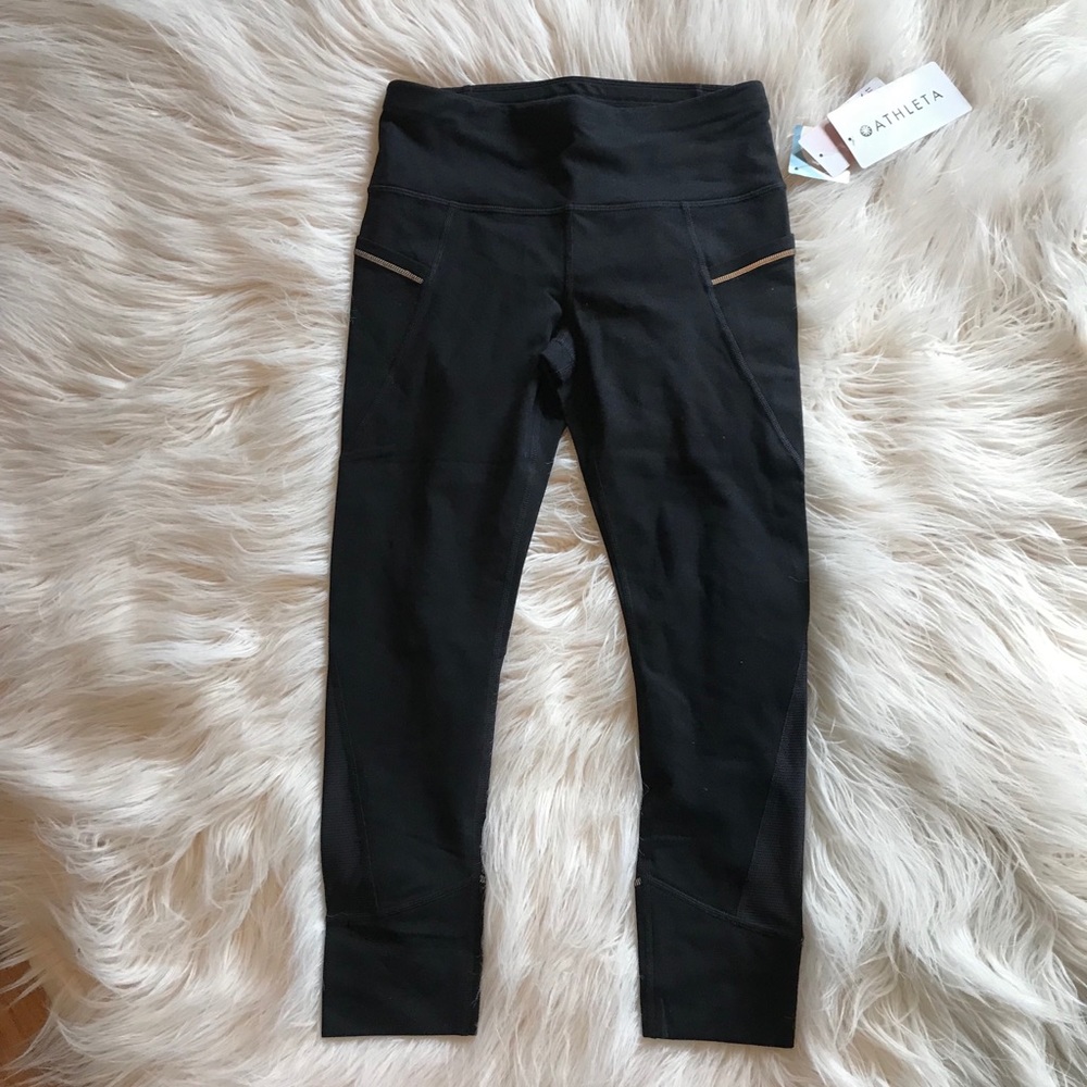 NWT. Athleta ReLay Capri  Pants Black Sz small